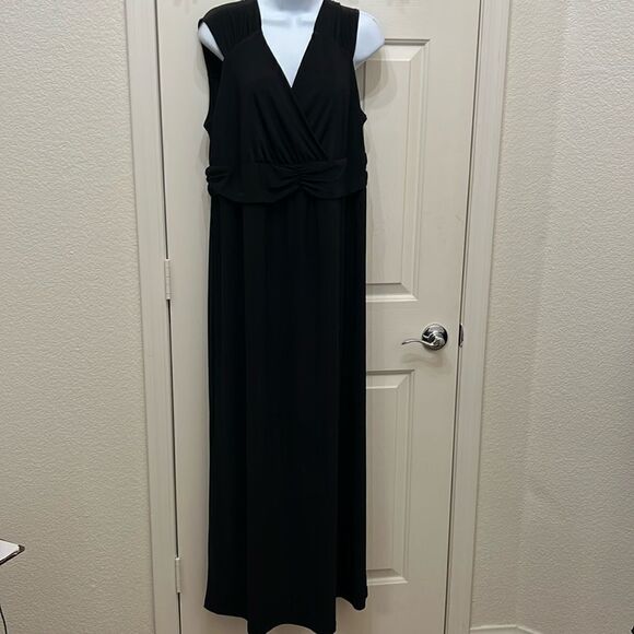 NY Collection Black Dress VNeck Sleeveless Maxi Size 1X Slimming Ruched Waist - Picture 1 of 12